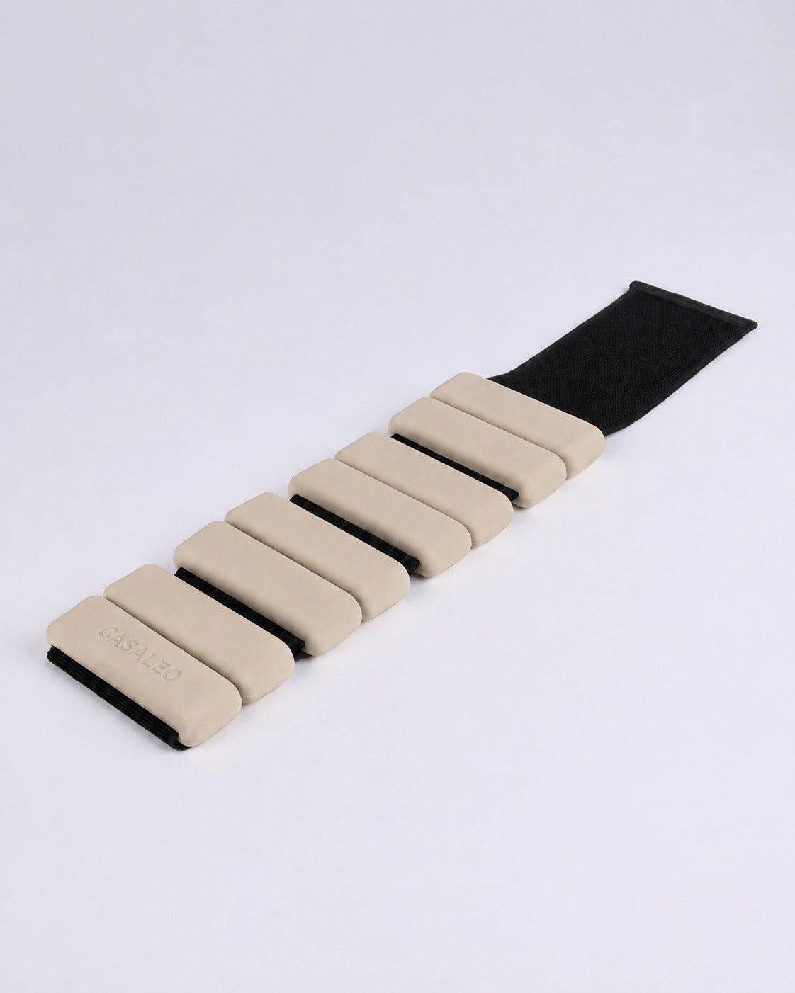 casaleo Gewichtsmanschette in Ivory im Studio #Farbe_Ivory