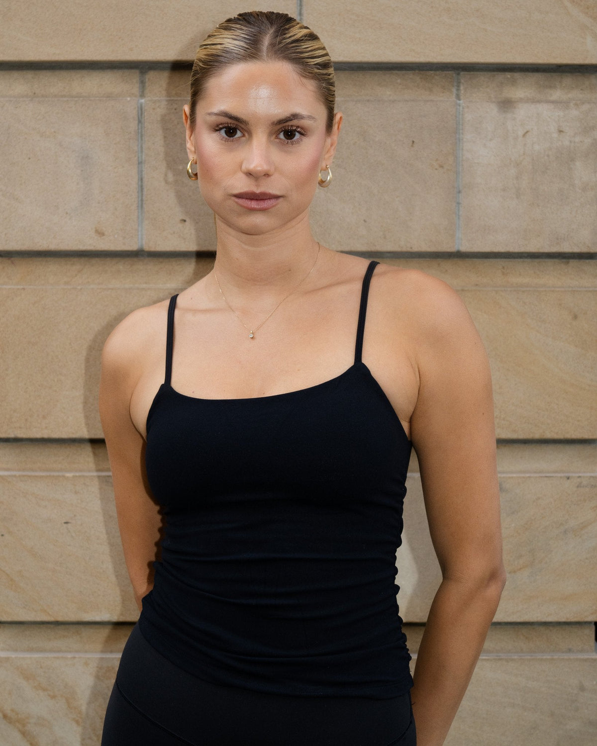Push Strap Top von casaleo in Black, Vorderansicht