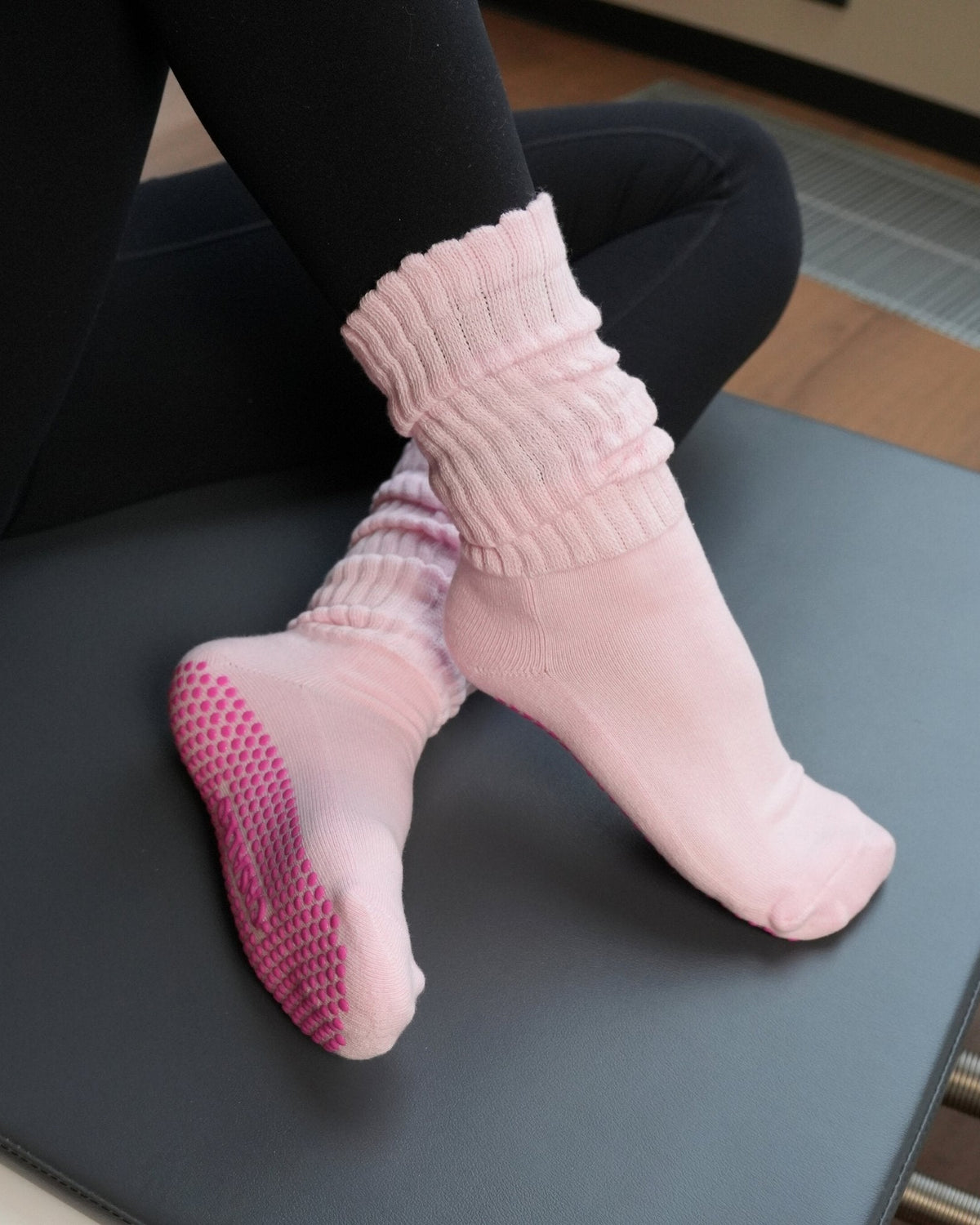 casaleo Scrunch Grip Socken in Pink, rutschfest für Pilates & Reformer