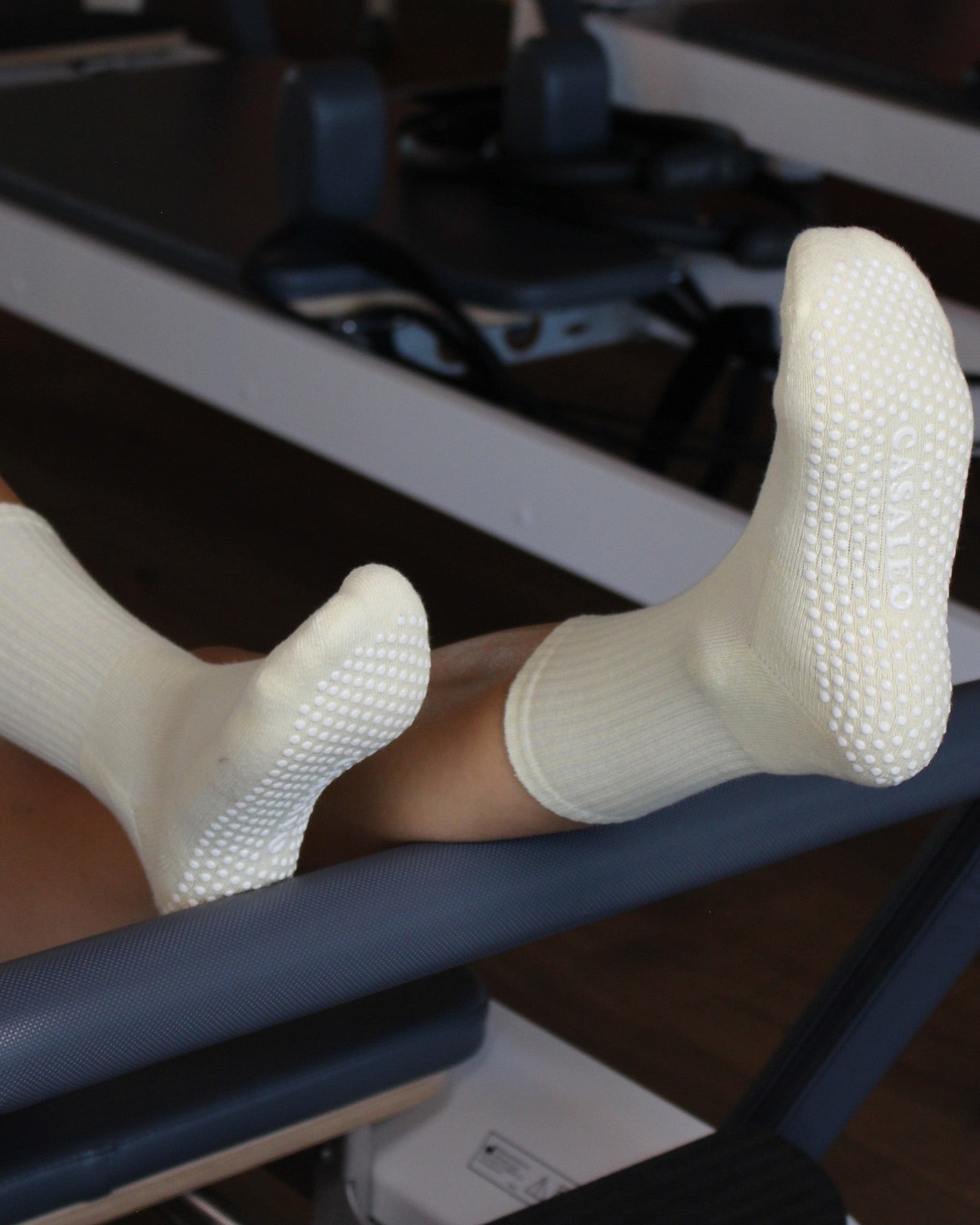 CASALEO Grip Socken in Butter Yellow Gelb, optimal für Pilates, Yoga und Barre auf dem Reformer Gerät
