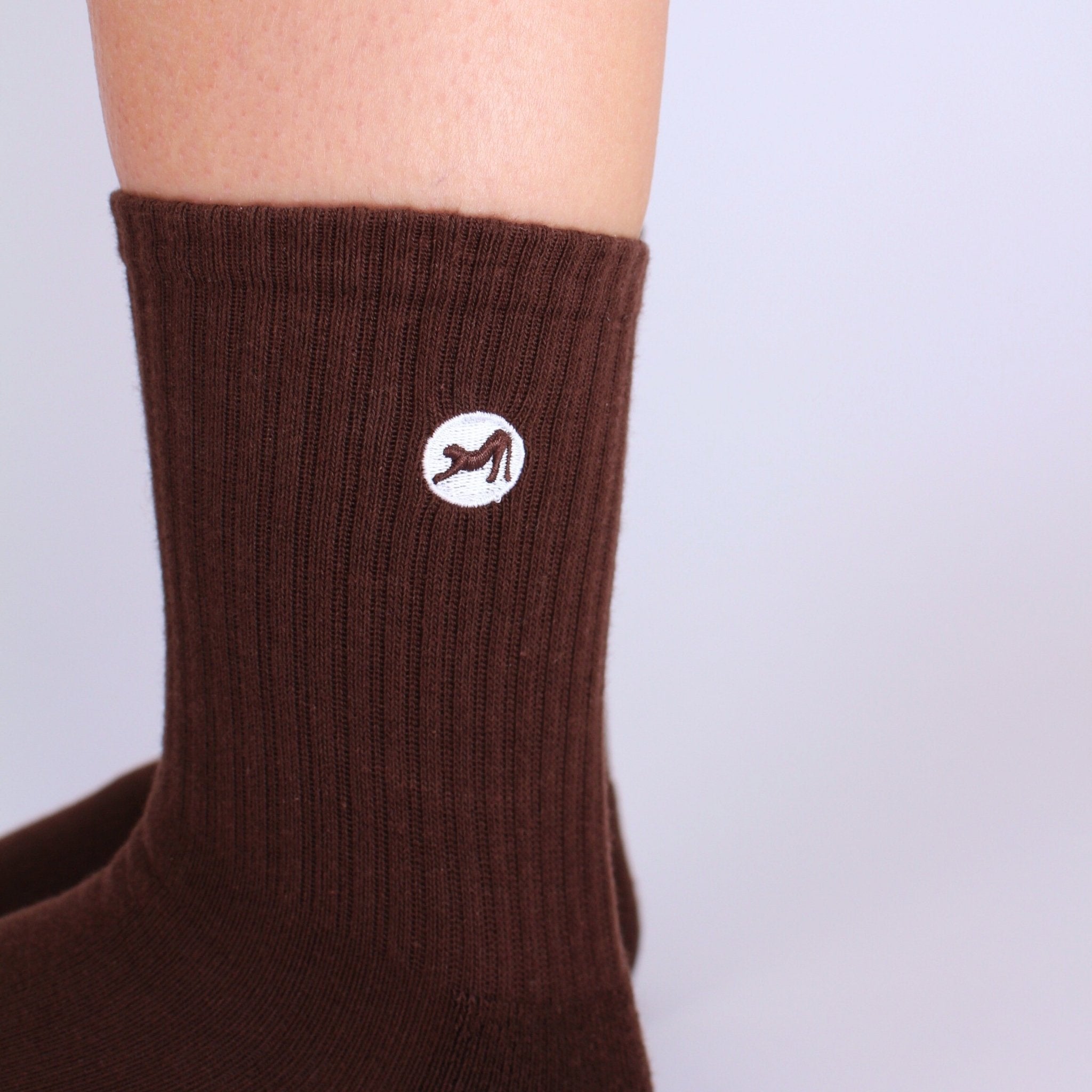 CASALEO Grip Socken in Espresso Braun, optimal für Pilates, Yoga und Barre von der Seite