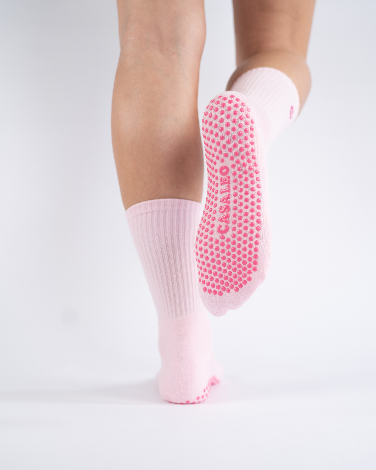 casaleo Grip Socken in Strawberry Foam Pink von hinten